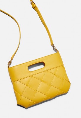 L. Woven Wonder Clutch - Yellow